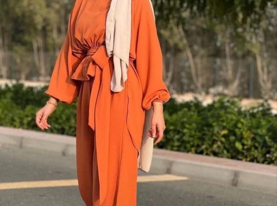 صور تنسيق اللون البرتقالي مع الحجاب
